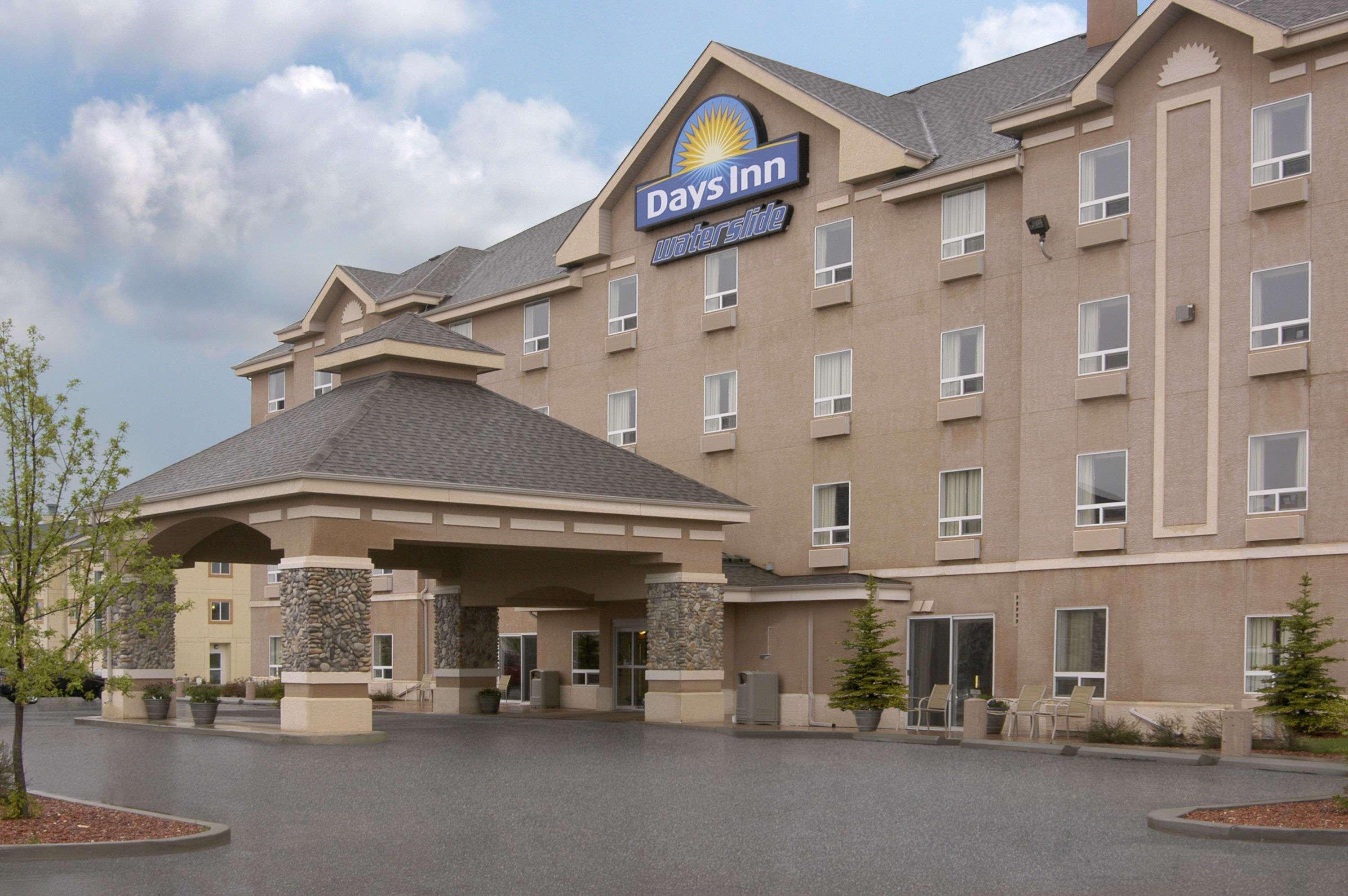Days Inn By Wyndham Ред Дир Экстерьер фото